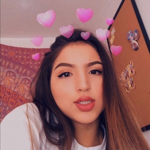 Meet your Posher, Genevieve